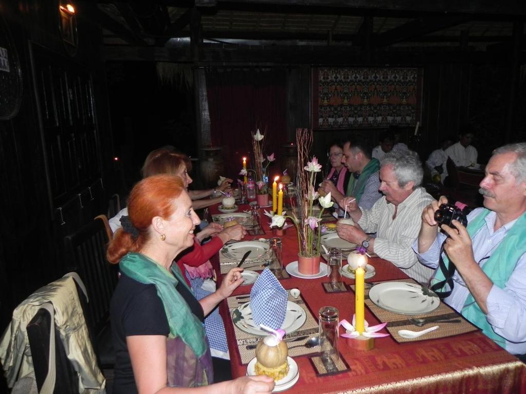 The Bong Thom Homestay Сиемрип Экстерьер фото